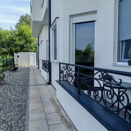 アパート Lake Palic Apartment